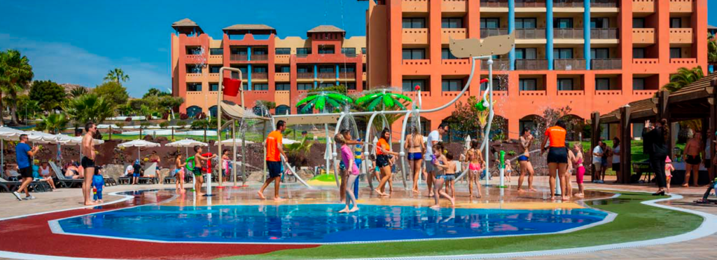 Los mejores hoteles con parques acuáticos para ir con niños